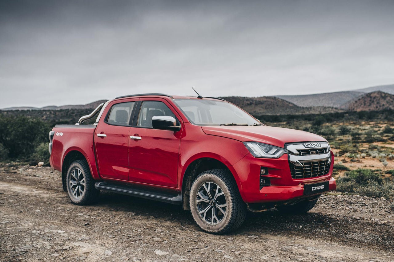 Isuzu D-Mac with Grabber AT3 Fitted